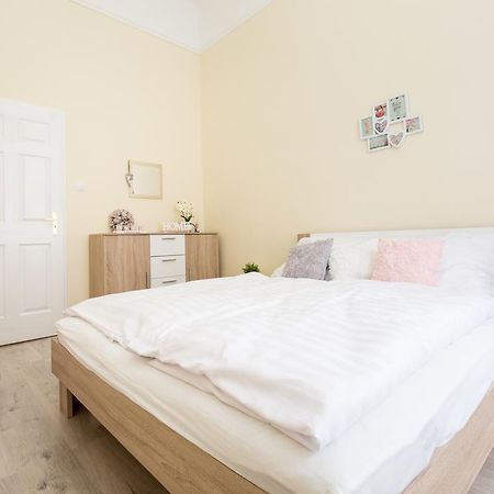 Bpm: Dob70 Classic Apartment In Downtown Budapest Rum bild
