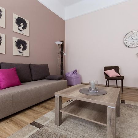 Bpm: Dob70 Classic Apartment In Downtown Budapest Rum bild