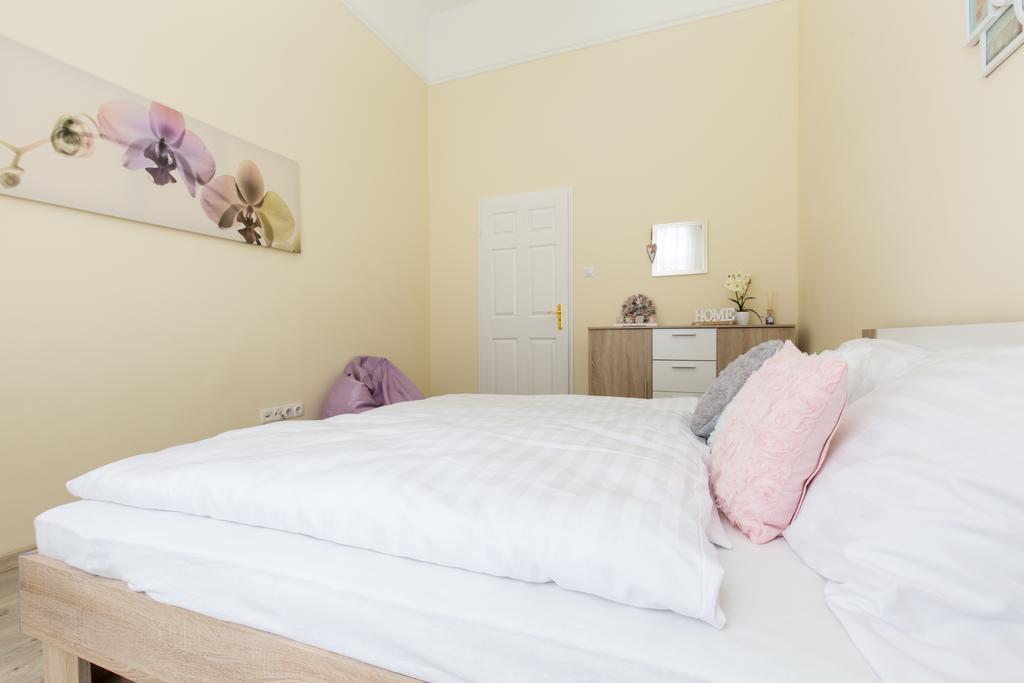 Bpm: Dob70 Classic Apartment In Downtown Budapest Rum bild