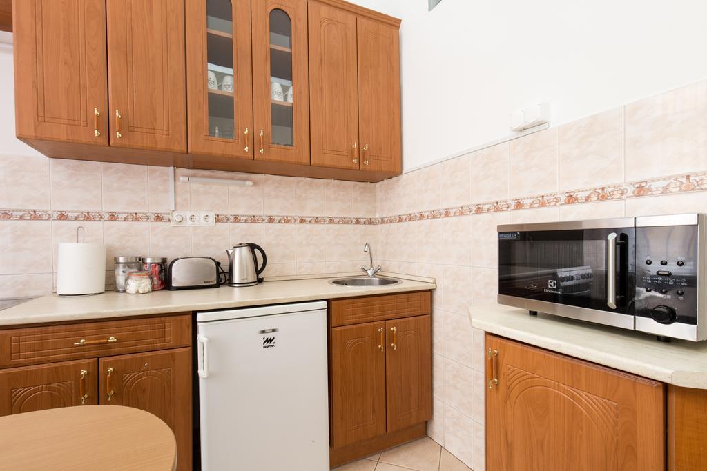 Bpm: Dob70 Classic Apartment In Downtown Budapest Rum bild
