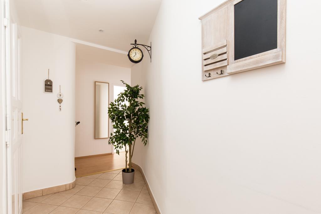 Bpm: Dob70 Classic Apartment In Downtown Budapest Rum bild