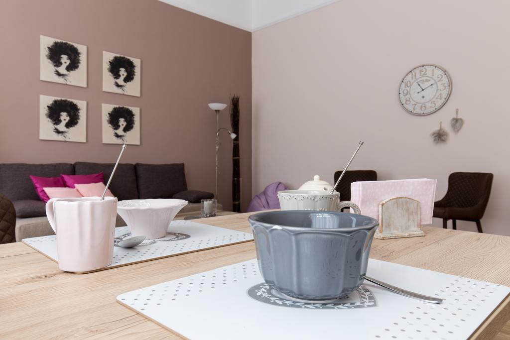 Bpm: Dob70 Classic Apartment In Downtown Budapest Rum bild